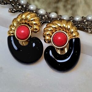 VALENTINO GARAVANI Clip-On Earrings.